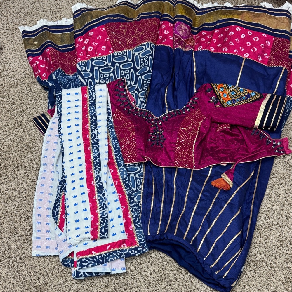 Elegant Multicolor Women's Traditional Attire